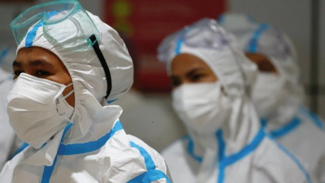 แพทย์และพยาบาลชาวอินโดนีเซียที่รับวัคซีนซิโนแวคครบสองเข็มแล้ว ยังเกิดการติดเชื้อขึ้นอีกกว่า 350 ราย