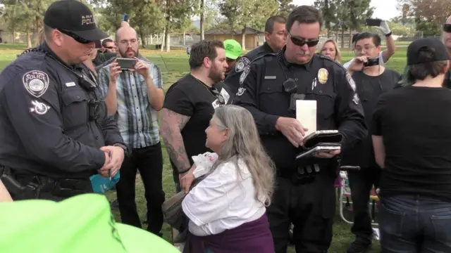 Mucaaradka diidan sharciga waxay sheegayaan in arrintan ay ciqaab ku tahay masaakiinka guryo la'aanta ah