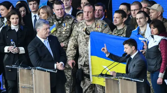 Порошенко і Зеленський - дебати на стадіоні