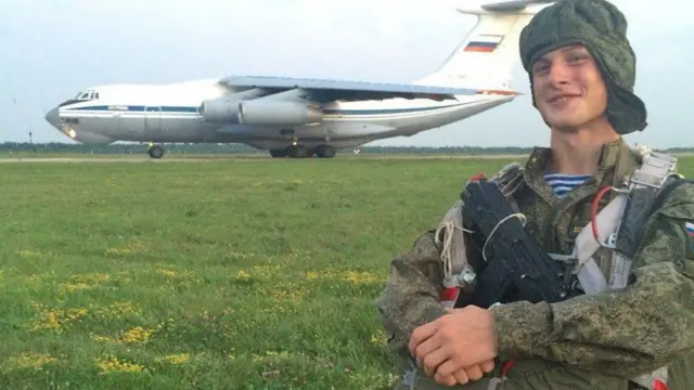 Korobov deyir ki, o, hərbi məktəbi "motivasiya olunmuş gənc zabit" kimi bitirib.