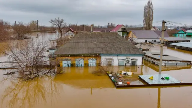 «После развода было тяжело. Я остался один с приемным сыном»