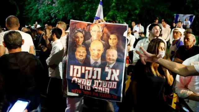 أنصار نتنياهو يرفضون الائتلاف المقترح.