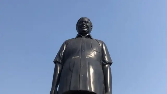 खुवासपुरा या त्यांच्या जन्मगावात उभारण्यात आलेला कांशीराम यांचा पुतळा