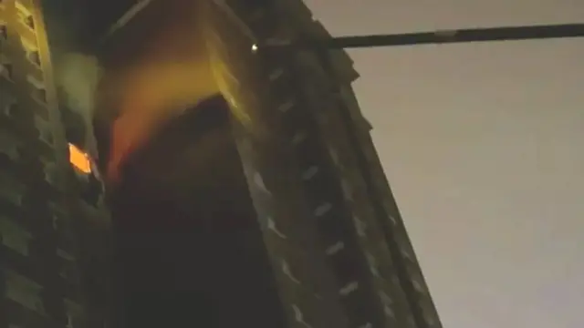 इसी टॉवर में लगी आग के दौरान 10 लोगों की मौत हो गई थी