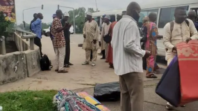 Àwòrán àwọn ajagufẹ̀yìntì tí wọ́n ń ṣe ìfẹ̀hónúhàn