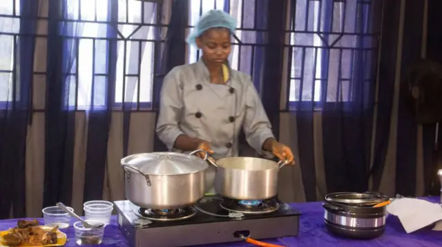 Damilola Adeparusi n dana