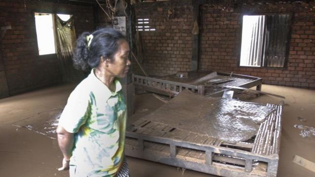 บ้านชาวบ้านที่ได้รับความเสียหายจากน้ำท่วมที่เขตอัตตะปือ ทางตอนใต้ของลาว