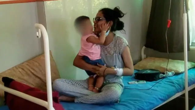 किञ्जल लाठी आफ्नी छोरीसँग