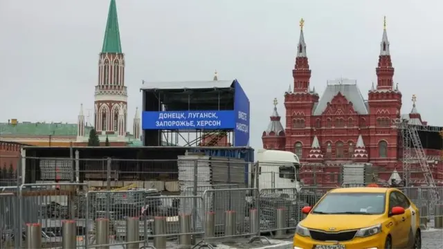 मस्कोको रेड स्क्वेअरमा घोषणाका लागि एउटा मञ्च तयार पारिएको छ