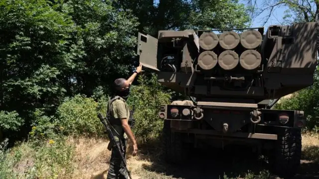 قاذفة صواريخ