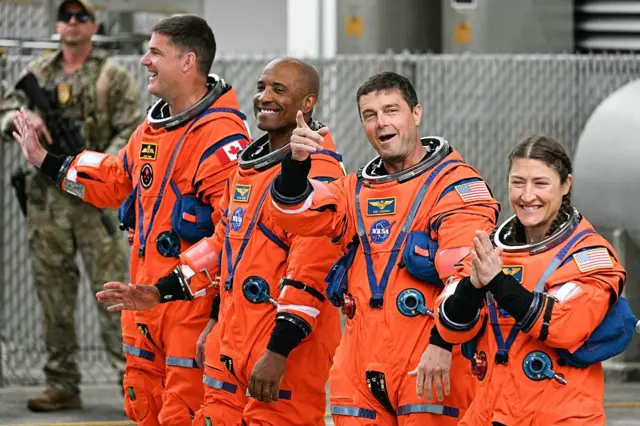 ناسا کا آرٹیمس دوم مشن چار خلا بازوں کے ہمراہ چاند کی جانب رواں دواں ہے