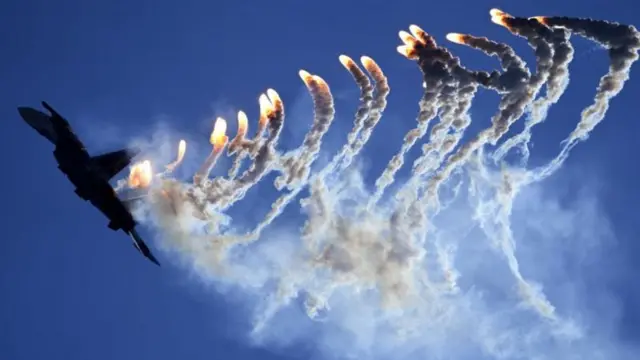 Yalangoch aktrisalar Tinto Brassning fotosuratlari