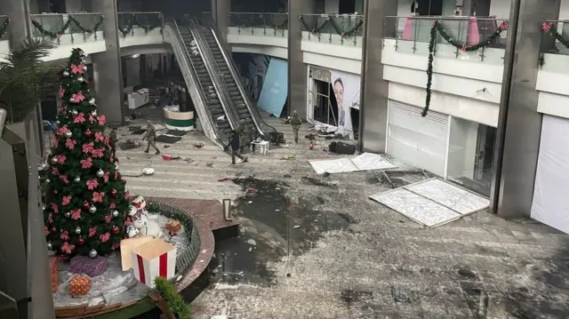 Алматыдагы соода борборундагы талап-тоноолордун кесепети