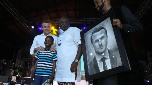 Emmanuel Macron na nwantakịrị sere ya