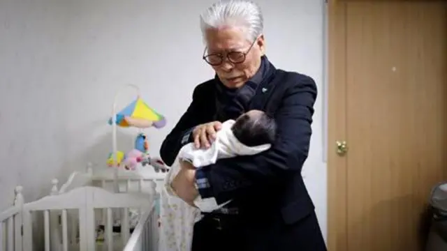 Filamu ya Korea Kusini kuhusu mchungaji na mtetezi wa sanduku la watoto Lee Jong-rak iliimarisha uungwaji mkono kwa dhana hiyo