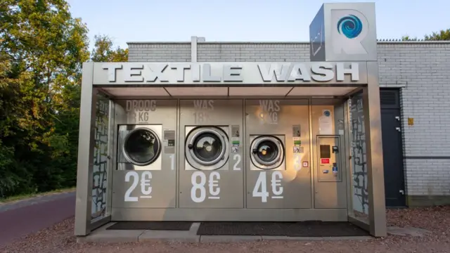 ماشین لباسشویی عمومی در لاهه هلند
