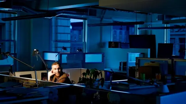 الإفراط في العمل