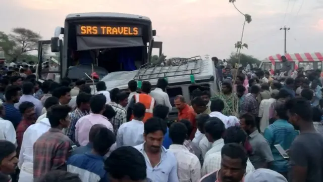 కర్నూలు రోడ్డు ప్రమాదం