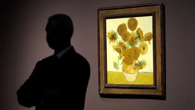 ผลงานในซีรีส์ Sunflowers ของแวนโก๊ะ ที่เป็นที่รู้จักอย่างกว้างขวาง