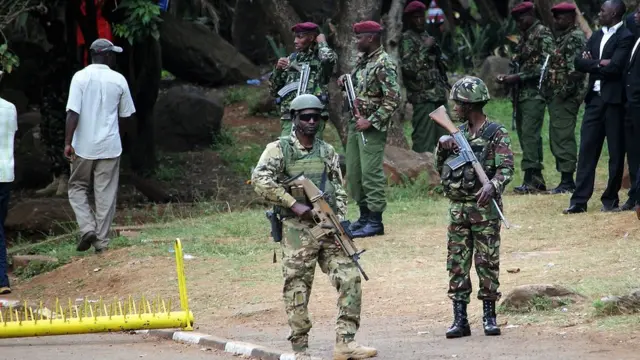 Ciidamo ayaa lagu arkaa magaalada inta badan
