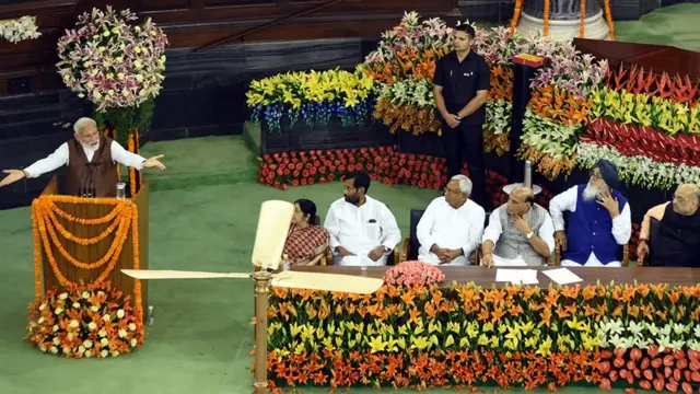 நரேந்திர மோதி: தேநீர் கடை முதல் நாடாளுமன்றம் வரை - முழு தொகுப்பு