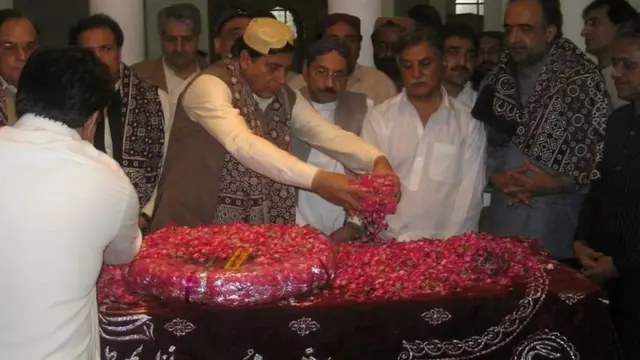 பென்சாரின் உடல்