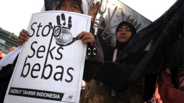 Proses Rizieq Shihab Kriminalisasi Atau Proses Hukum Biasa Bbc News Indonesia