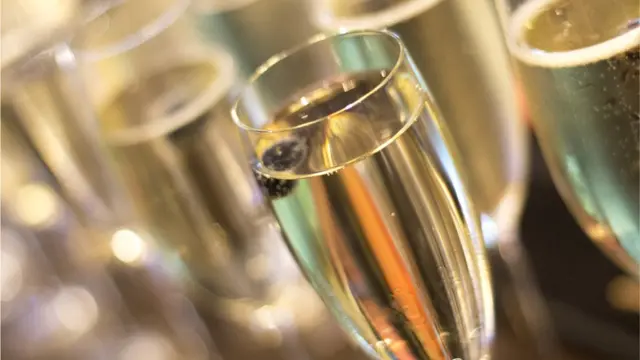 Copas con champagne.