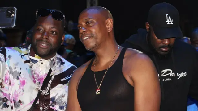 Dave Chappelle wit fans