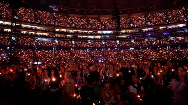 एक ऑडिटोरियम की तस्वीर