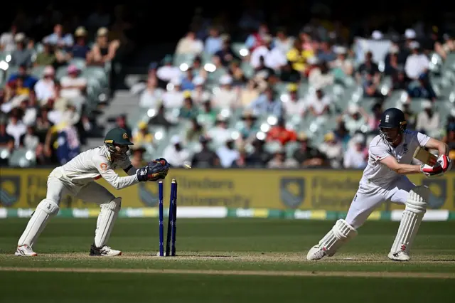 அலெக்ஸ் கேரி - விக்கெட் கீப்பிங்