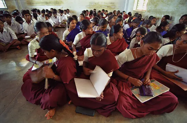 தென்காசி அரசு உதவி பெறும் பள்ளியில் மதமாற்றமா ?