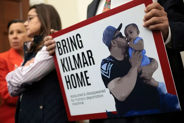 Personas en una protesta a favor de Kilmar Ábrego