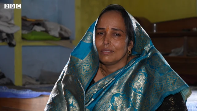 हवलदार विवेक सिंह तोमर की पत्नी रेखा