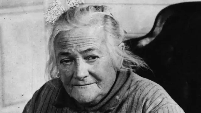 Clara Zetkin alianzisha Siku ya Kimataifa ya Wanawake mnamo 1910