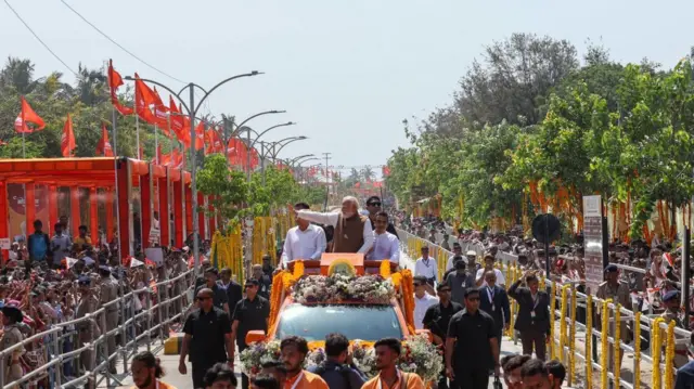બીબીસી ગુજરાતી વડા પ્રધાન નરેન્દ્ર મોદી પેટ્રોલ ડીઝલ ભાવ સોનું ખેતી ખાતર