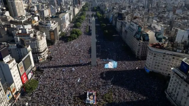 வெற்றிக் கொண்டாட்டம்