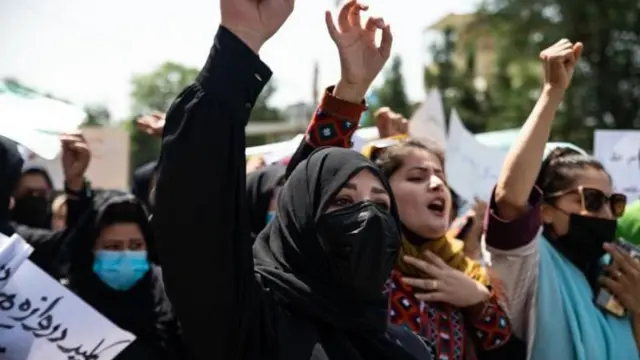 افغانې ښځې