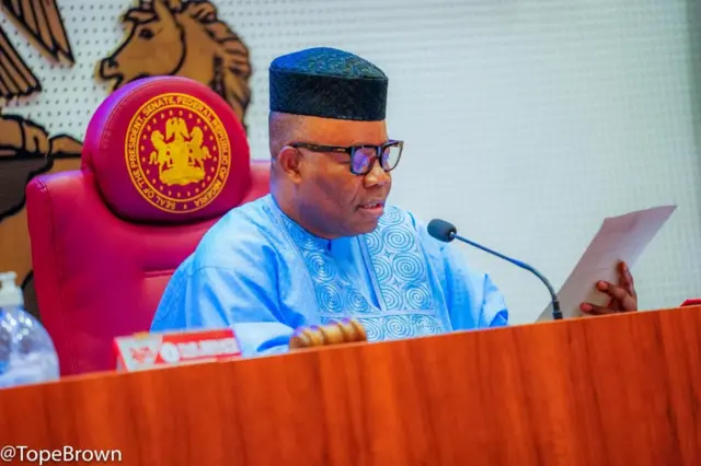 Sịnetọ Godswill Akpabio bụ onyeisi ụlọomeiwu Sineti na Naịjirịa.