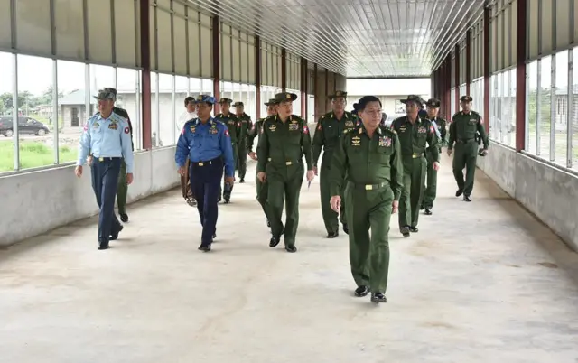 စစ်ခေါင်းဆောင် နဲ့ အတူတွေ့ရတဲ့ ဒုတိယဗိုလ်ချုပ်ကြီး ညိုစော 