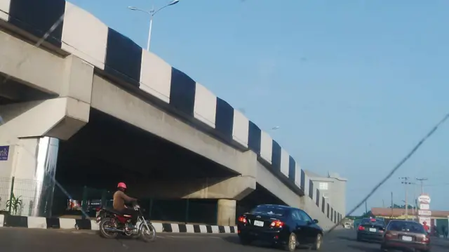 Aworan afara ọkọ kan ni ilu Abẹokuta