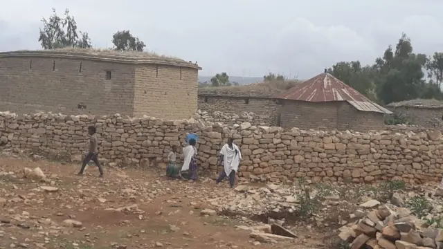 ኣብ ጣብያ ዓራቶ ቁሸት እንዳባሻላማ ዝርከብ መንበሪ ሓረስቶት