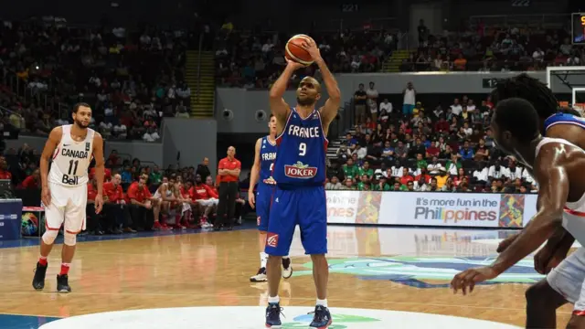 Tony Parker desde la línea de tiros libres para Francia