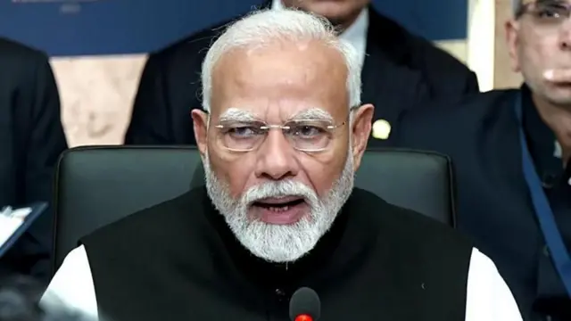 तणावपूर्ण असलेल्या आंतरराष्ट्रीय समस्या सोडवण्यासाठी भारताने परस्पर संवादावर भर देण्याची भूमिका मांडली.