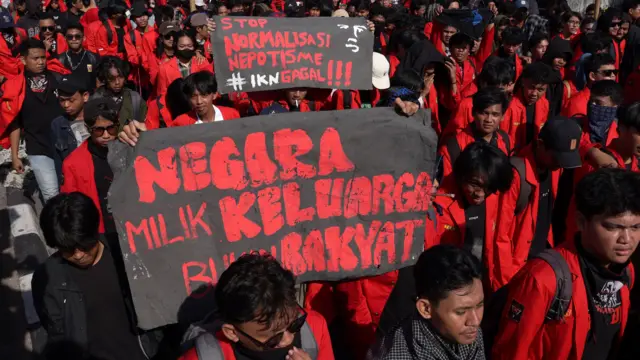 Demo hari ini: Mengapa Garuda Pancasila digunakan dalam 'peringatan ...