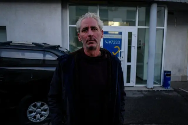 సైనికుల ఆత్మహత్యల నివారణకు పాల్ నిలాండ్ యుక్రెయిన్‌లో తొలి హెల్ప్ లైన్ స్థాపించారు