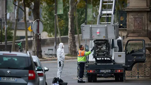 ਟਰੱਕ 'ਤੇ ਲੱਗੀ ਫੋਰਕਲਿਫਟ, ਜਿਸ ਨਾਲ ਚੋਰ ਮਿਊਜ਼ੀਅਮ 'ਚ ਦਾਖਲ ਹੋਏ 