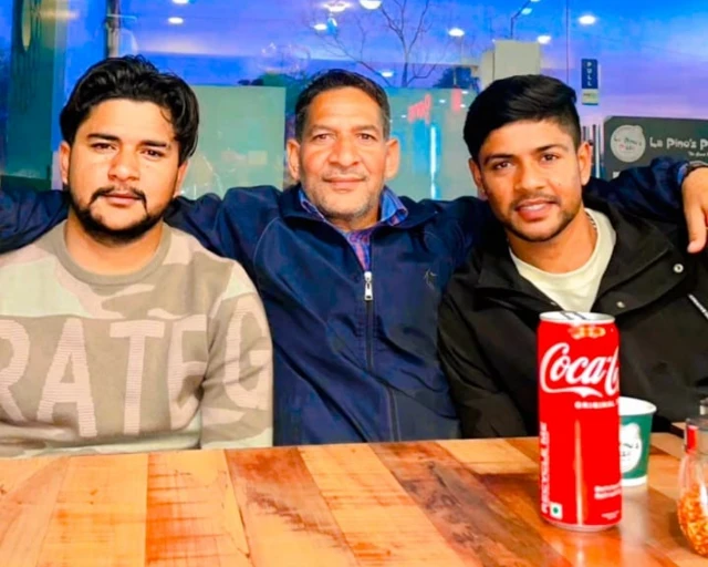 ਅਸ਼ਵਨੀ ਕੁਮਾਰ ਆਪਣੇ ਪਿਤਾ ਅਤੇ ਭਰਾ ਨਾਲ