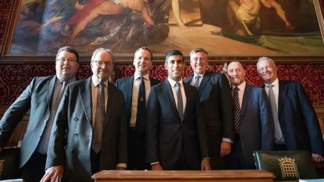 سوناك خلال لقائه بلجنة 1922.