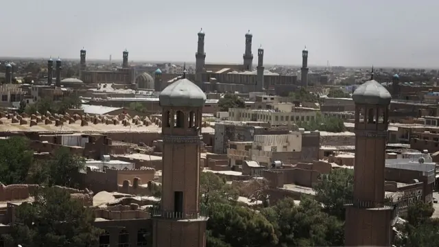 هرات نیز به دلیل قدامت تاریخی‌اش برای گردشگران جذاب است